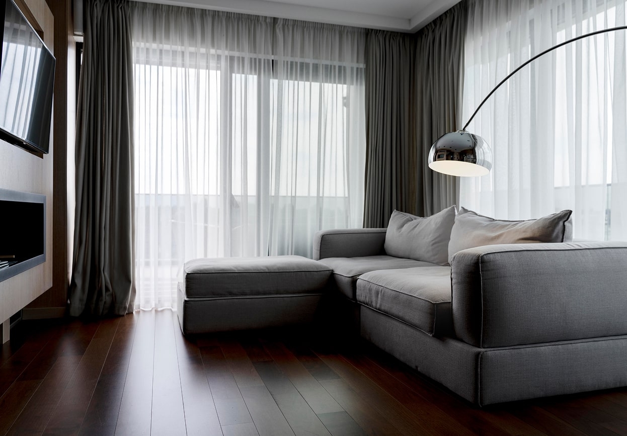 Оказываем технические консультации и помощь для объектов любой сложности - подбор материала согласно тех. задания, пошив, монтаж карнизов, сдача проектов “под ключ”.